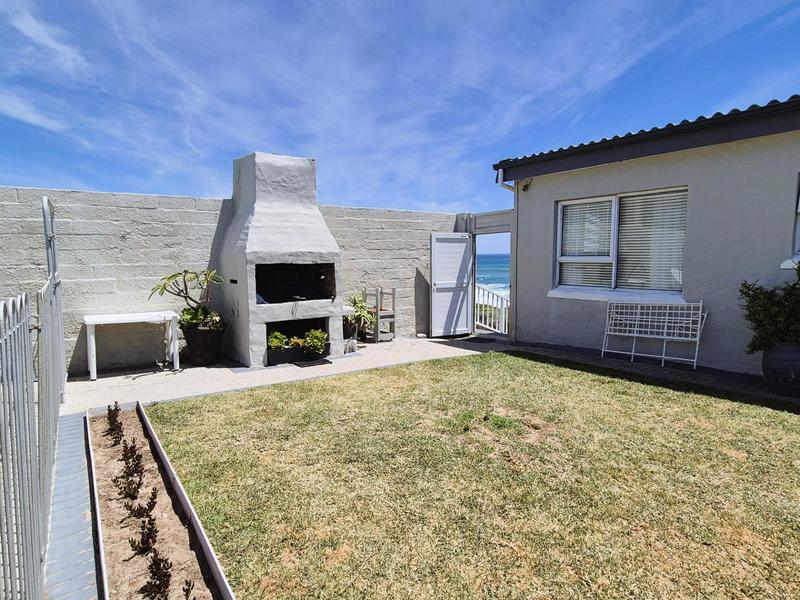 7 Bedroom Property for Sale in De Kelders Western Cape